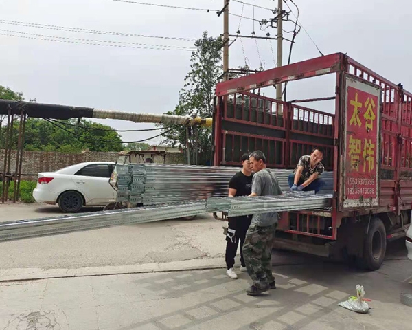 鍍鋅大跨距橋架發(fā)往太谷